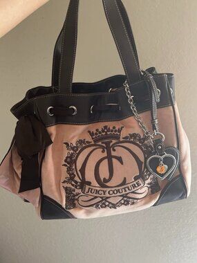 Juicy Couture Y2K Vintage Velour Daydreamer Bag| Pink/Peach color